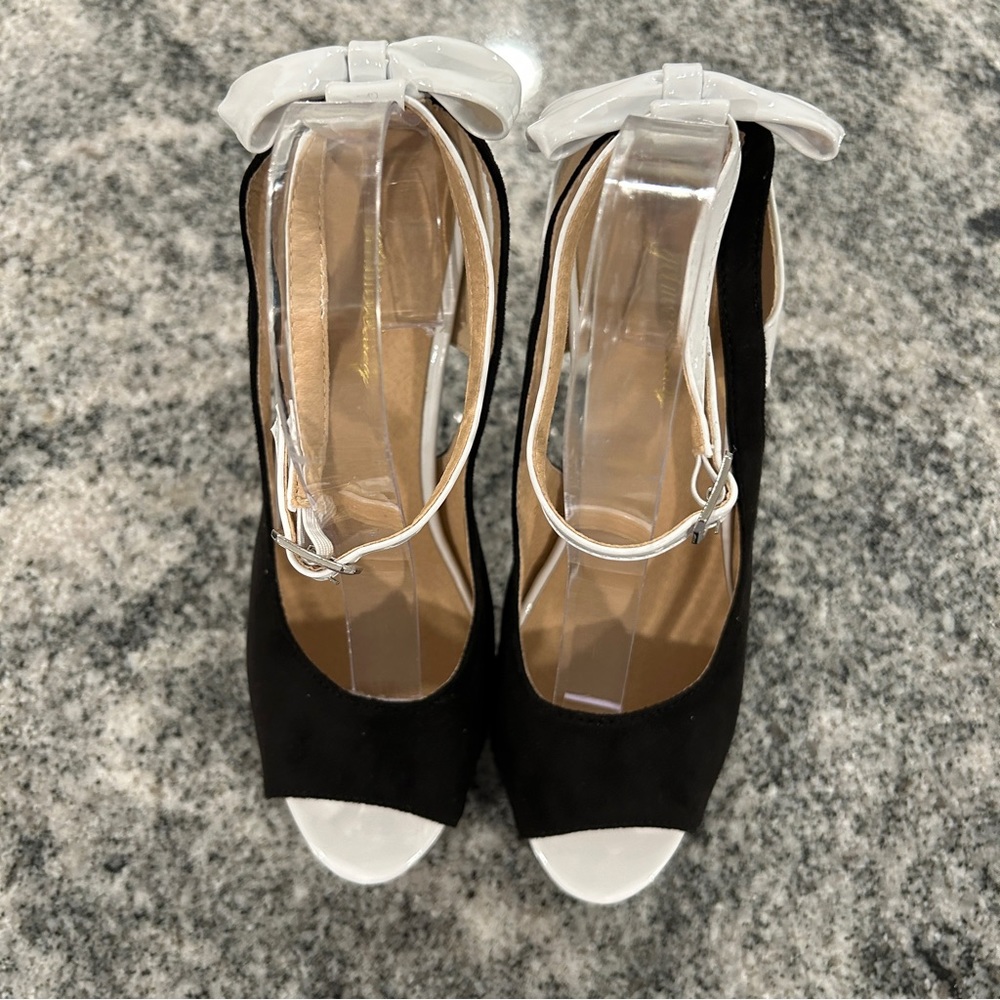 8 Get More Beauty Black and White Stiletto Peep Toe Pumps - Picture 2 of 9